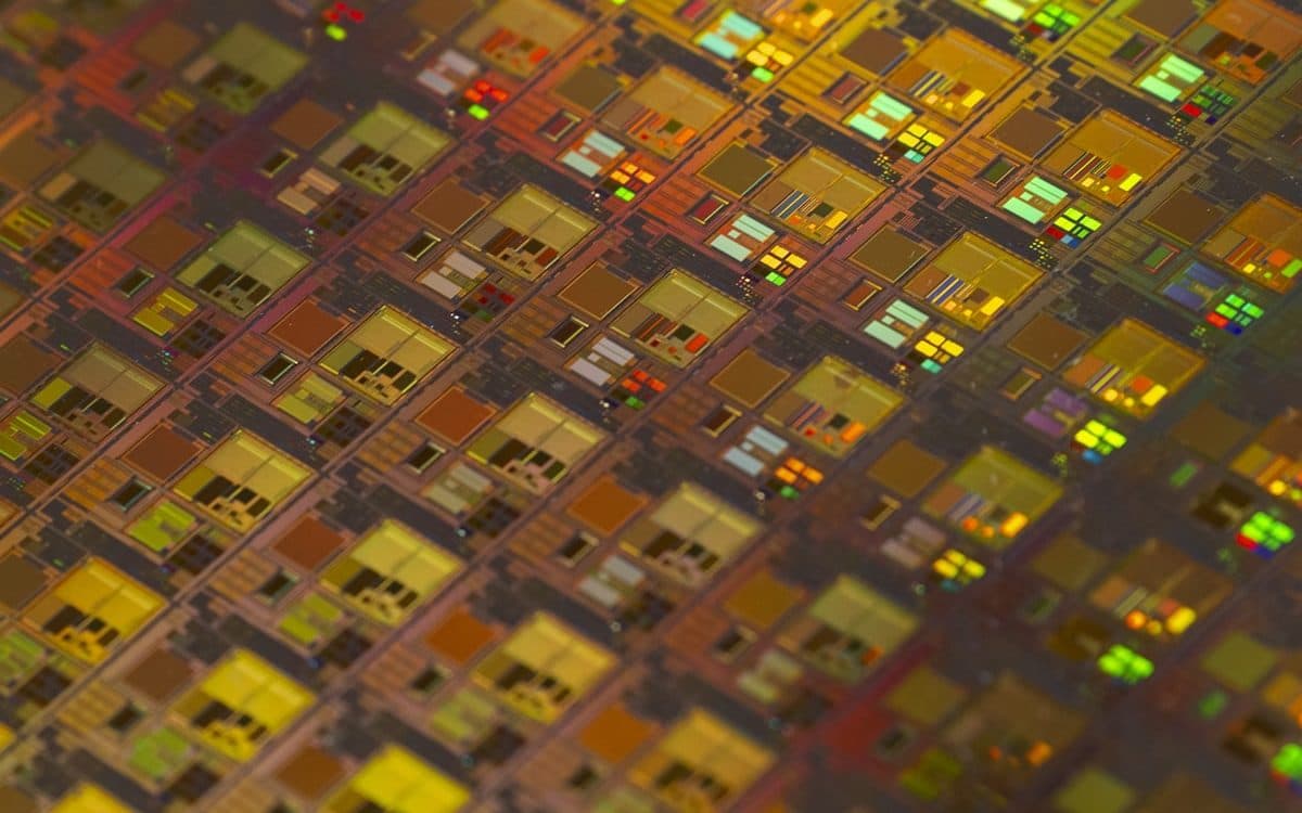EUV 黃光區 AMC 控制實戰:為什麼 sub-ppb 是新標準